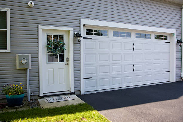 24/7 Emergency Garage Door Panel Replacement experts in North Tonawanda, NY